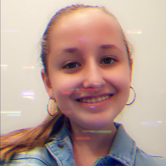 Meet your Posher, Julia - Picture 1 of 1